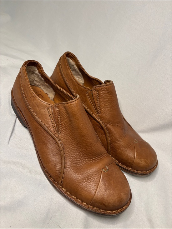 Ugg Brown Men\'s leather slip-on loafer Size 9 main image 4